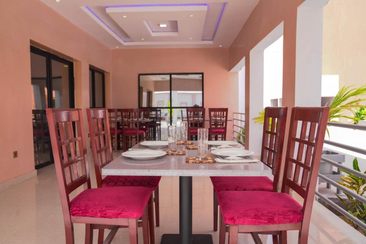 Dialali Hotel Nouakchott Buitenkant foto